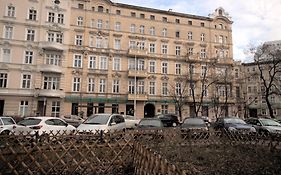 Plac Grunwaldzki Cosy Apartment by BookingHost